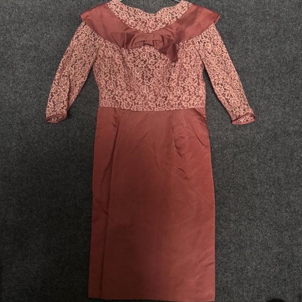 Vintage Mauve Lace Satin Dress Women's Size Medium Midi Party Formal Bow 70s